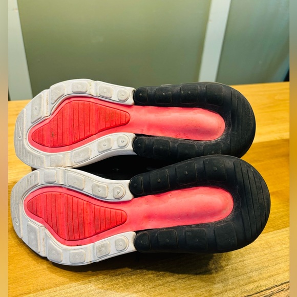 Nike Air Max 270 - Picture 4 of 7